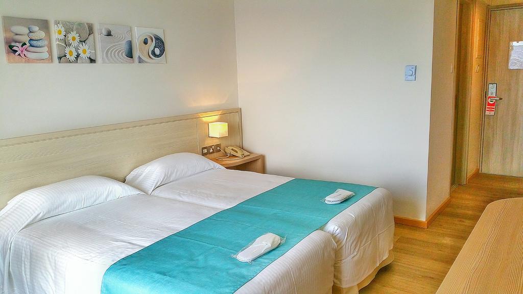 Cynthiana Beach Hotel Kissonerga Bilik gambar