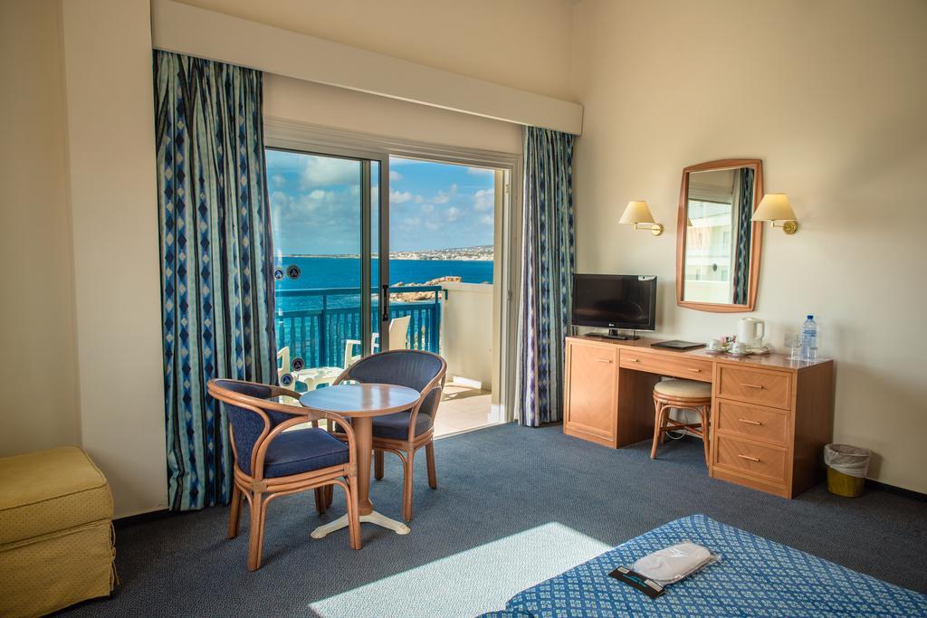 Cynthiana Beach Hotel Kissonerga Bilik gambar