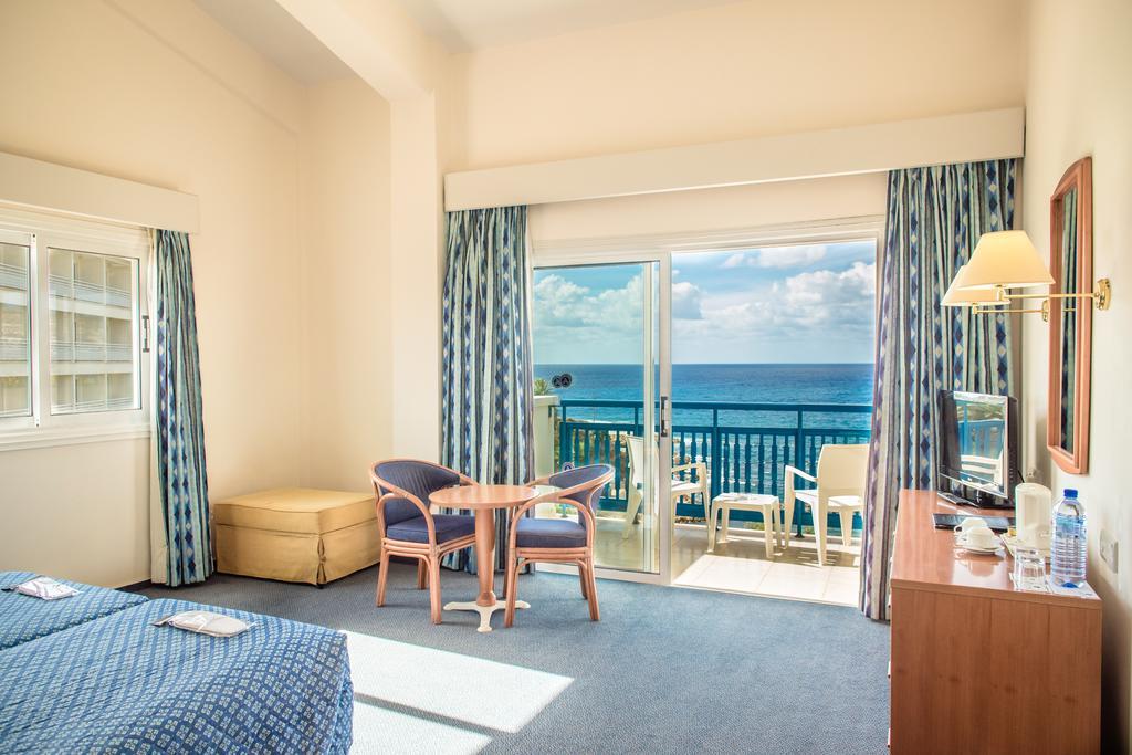 Cynthiana Beach Hotel Kissonerga Bilik gambar